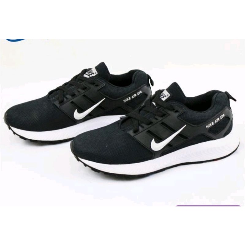 Sepatu snaekers hitam putih Nike