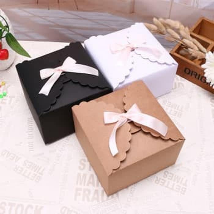 

Paper Box Kue Kering Box Hadiah P L T 14,5 x 14,5 x 9 cm