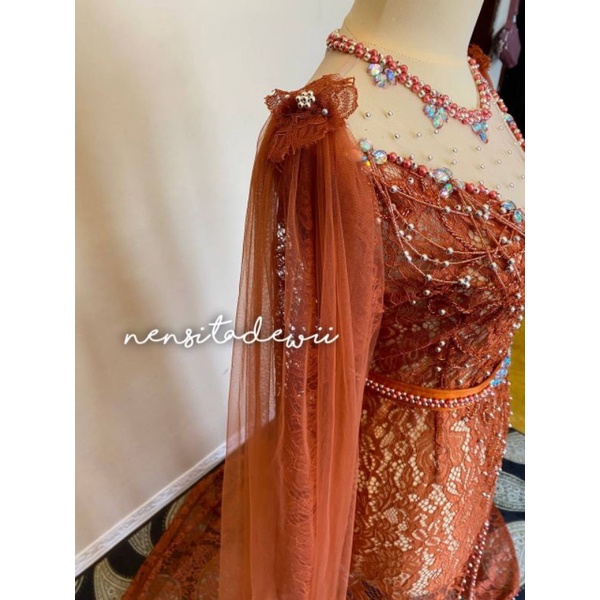 Kebaya Pengantin, Broklat Ekor Aira + Slayer / Look Cantik