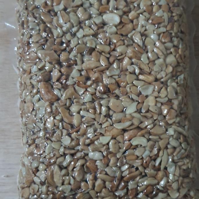 

Kacang mede pecahan sangrai 500gr
