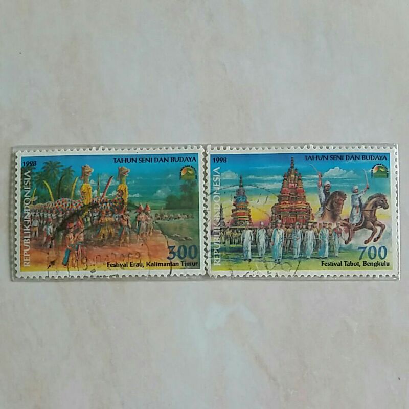 

(AC) Perangko Indonesia 1998 Tahun Seni dan Budaya Set Lengkap 2pcs (Used)