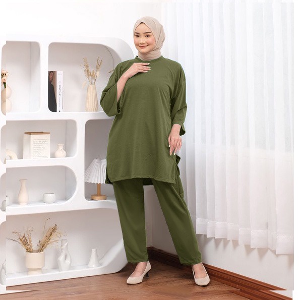 ONESET POLOS JUMBO CELANA ATASAN OVERSIZE BASIC RATA SETJUMB