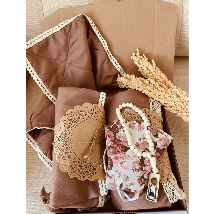 

Hampers mukena sajadah renda full | lebaran | hadiah | nikahan