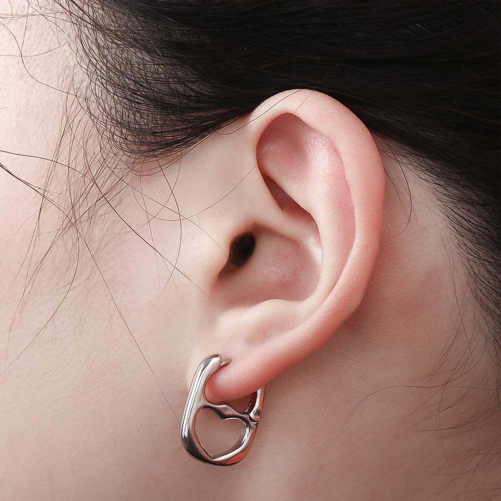 Nickolas1 Anting Wanita Kepribadian Geometris Desain Fashion Berongga Hati Temperamen Lady Pig Nose Earrings