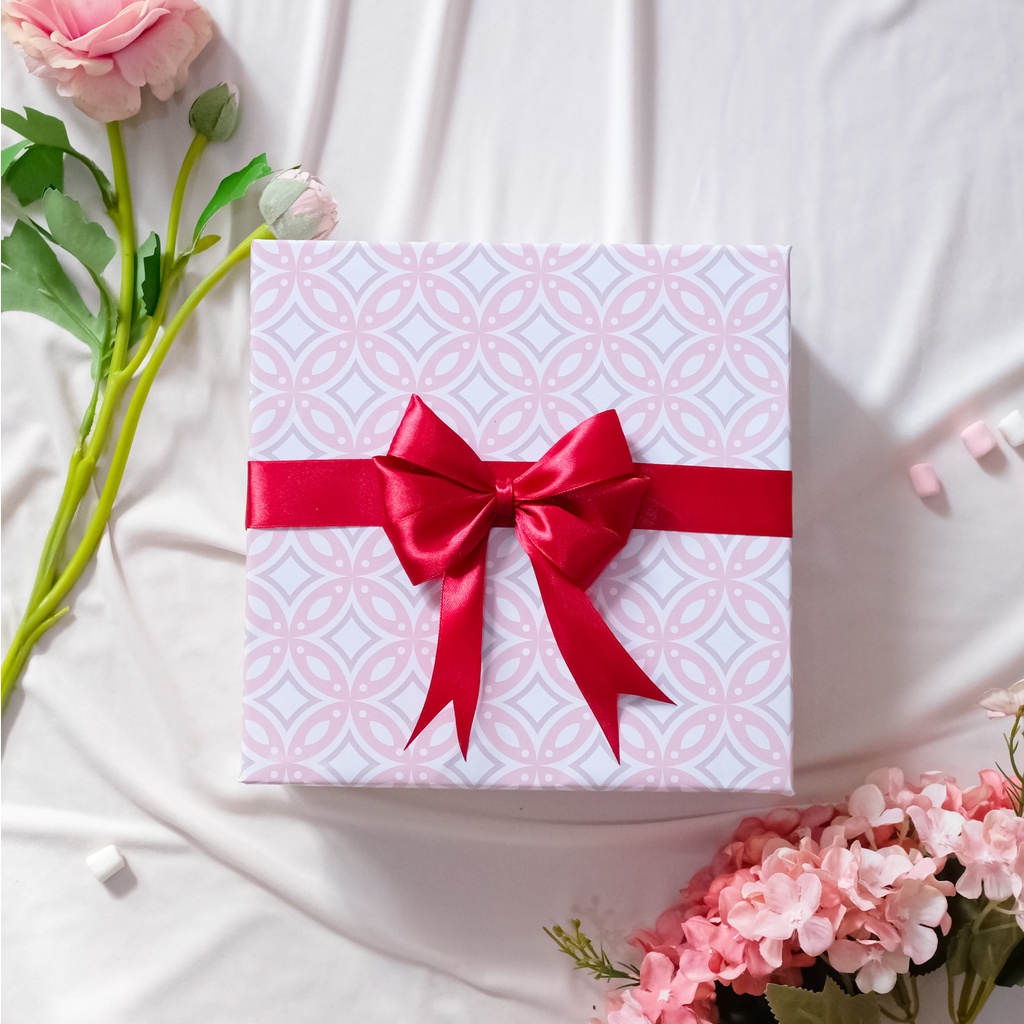 

KOTAK KADO VALENTINE ULANG TAHUN BIRTDAY GIFT GIFT BOX PITA BOX MOTIF KADO HADIAH PACKAGING HAMPERS
