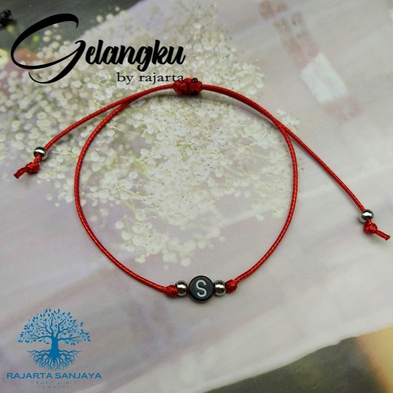 Gelang Tali Adjustable Handmade Desain Huruf Inisial Warna Hitam Merah Untuk Pria Wanita