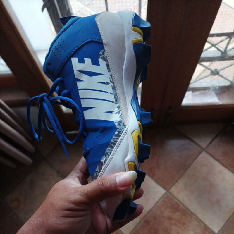 sepatu baseball nike trout