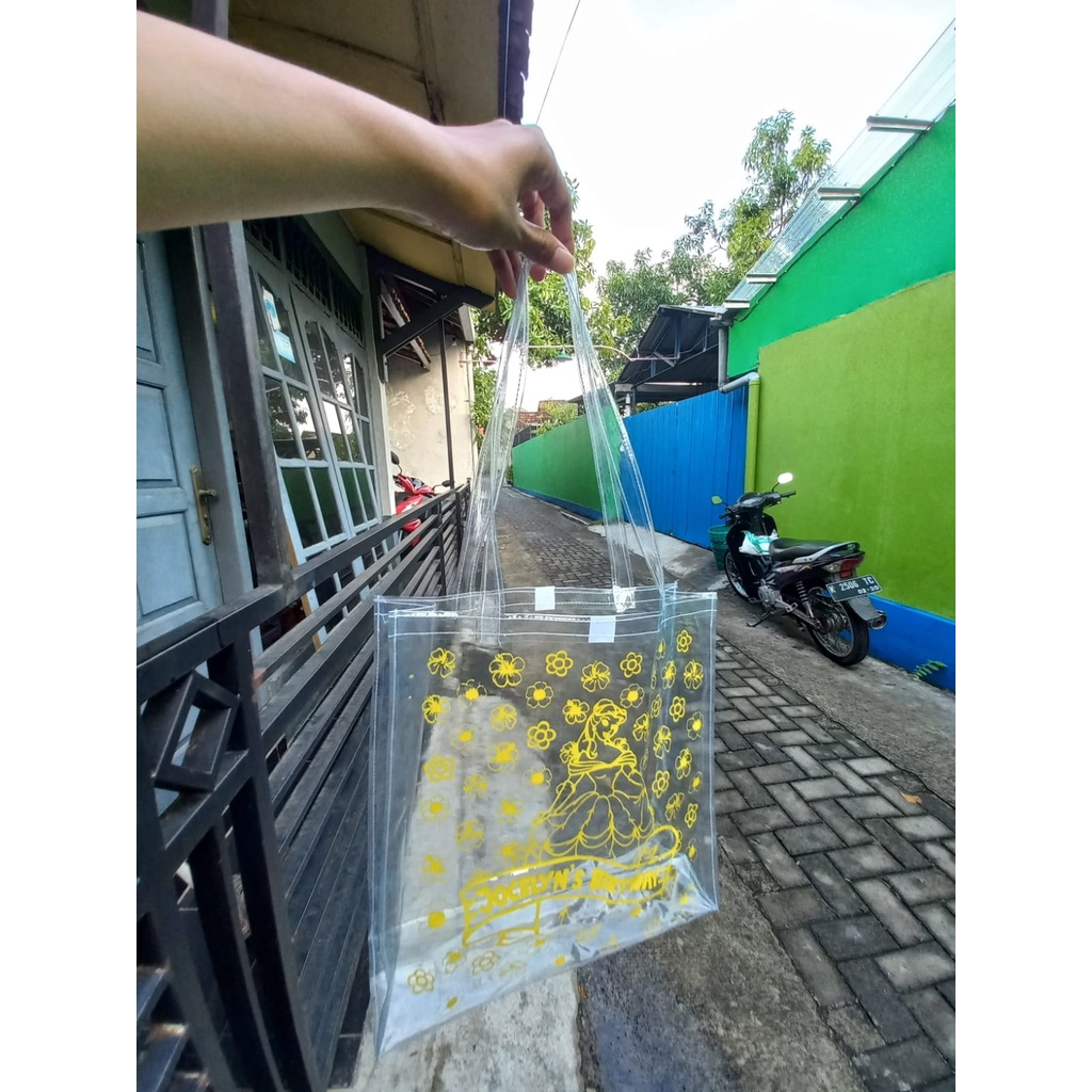 

25x25x10 Min Order 20pcs / Free Sablon 1 Warna 1 Sisi / Free Desain / Tas Bridesmaid Premium / Tas Parcel Lebaran Murah