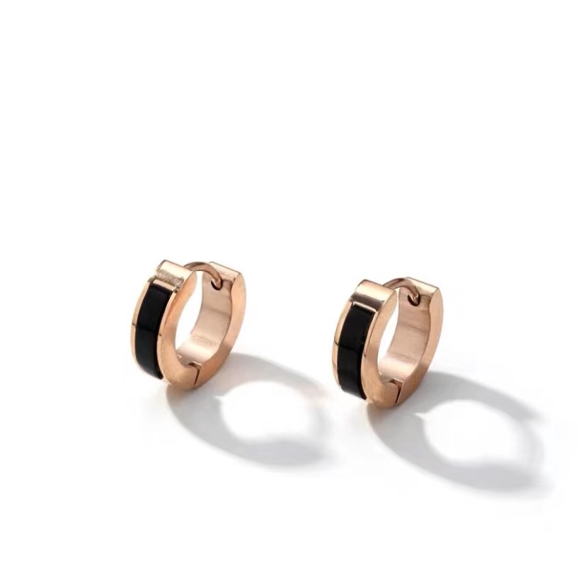 Anting Bentuk Lingkaran Bahan Titanium Steel 18K Warna Rose Gold Anti Alergi