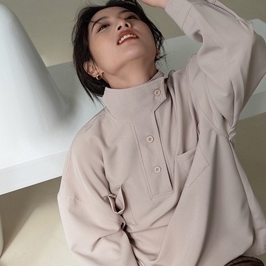 Kemeja Hitam Wanita High Collar Lengan Panjang Basic Shirt