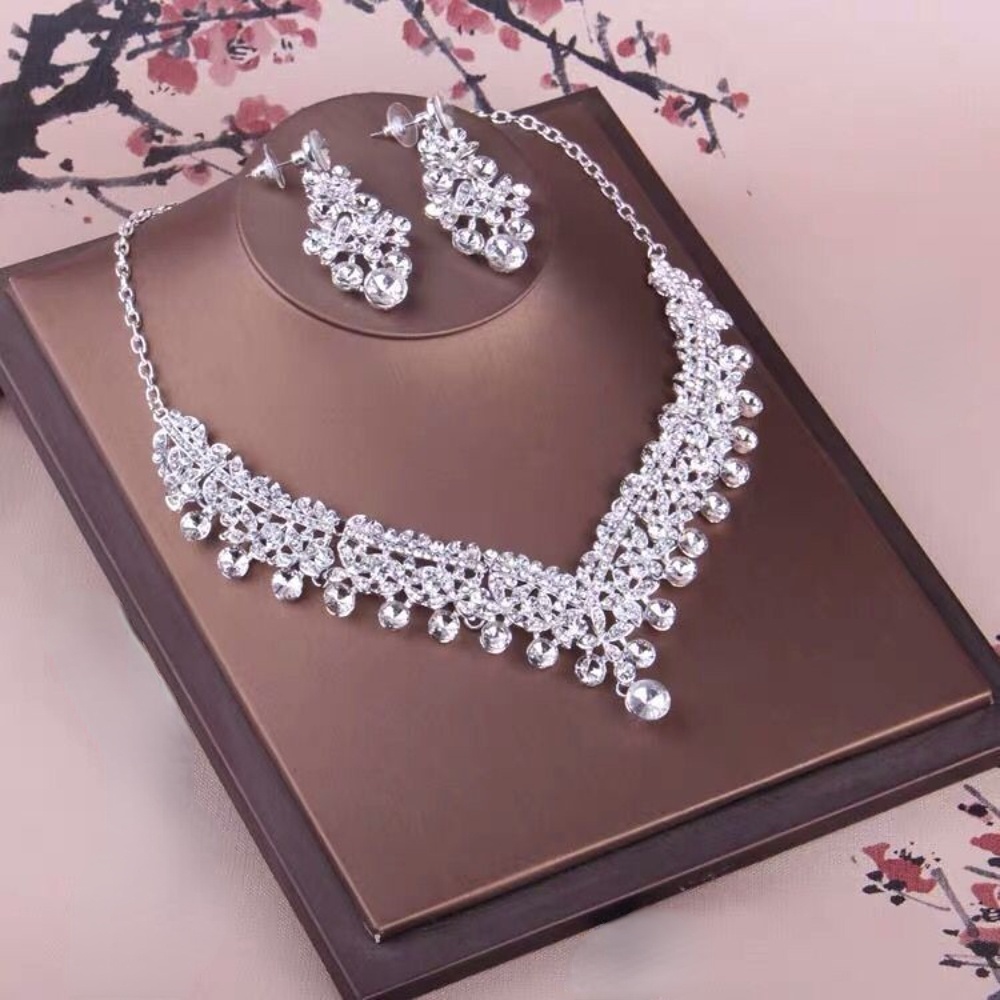 Deartiara Occidental Bridal Necklace Set Berlian Imitasi Kalung Telinga Giwang Anting Dua Set Aksesoris Pernikahan