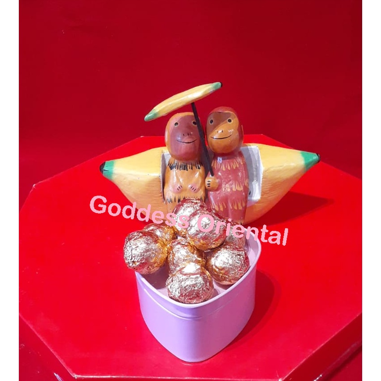 

Valentine's Day / Birthday/ Wedding Gift Sepasang Monyet Lucu Gold Chocolate Balls Gift hampers & Set Hadiah