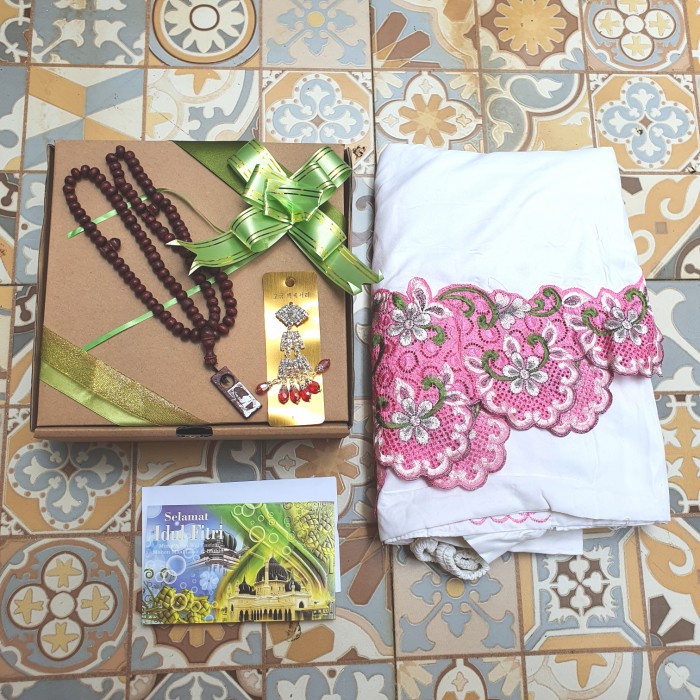 

Hampers 4in1 HAMPERS PARCEL LEBARAN IDULFITRI MUKENA WANITA ULANG TAHUN HADIAH Gratis Ongkir Kirim Hari Ini Terlaris Bisa COD Terbaru Termurah Hampres Lebaran Idul Fitri H2Y9