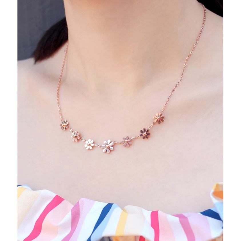 Kalung Rantai Pendek Dengan Liontin Bunga Daisy Kecil Untuk Wanita | Kalung Rose Gold 18k | Kalung Bahan Stainless Steel | Kalung Bahan Titanium Steel | Hadiah Ulang Tahun Tahan Air Tidak Pudar