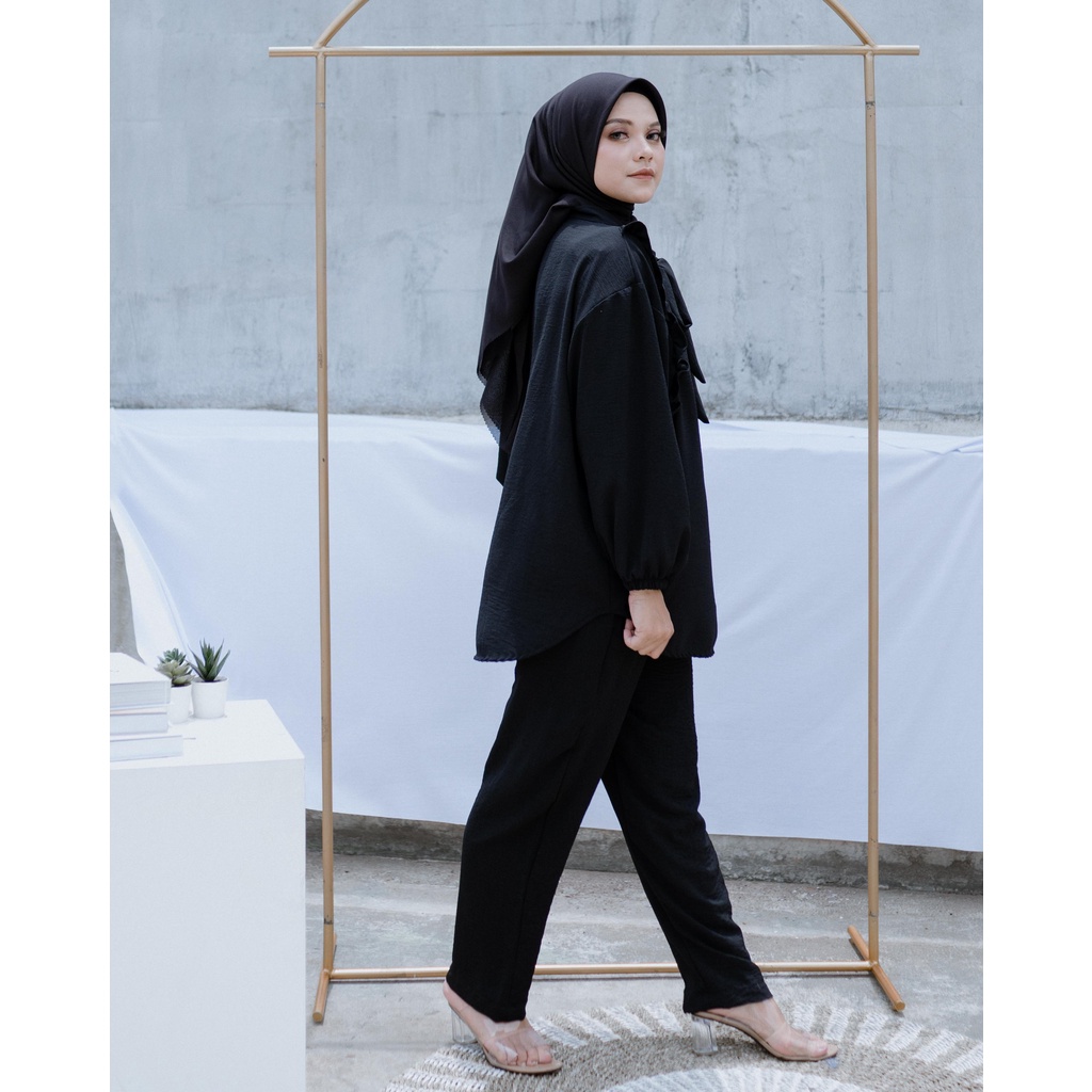 Lucy &amp; Dennisa One Set Oversize Setelan Wanita LD 128cm Top Hijab Friendly