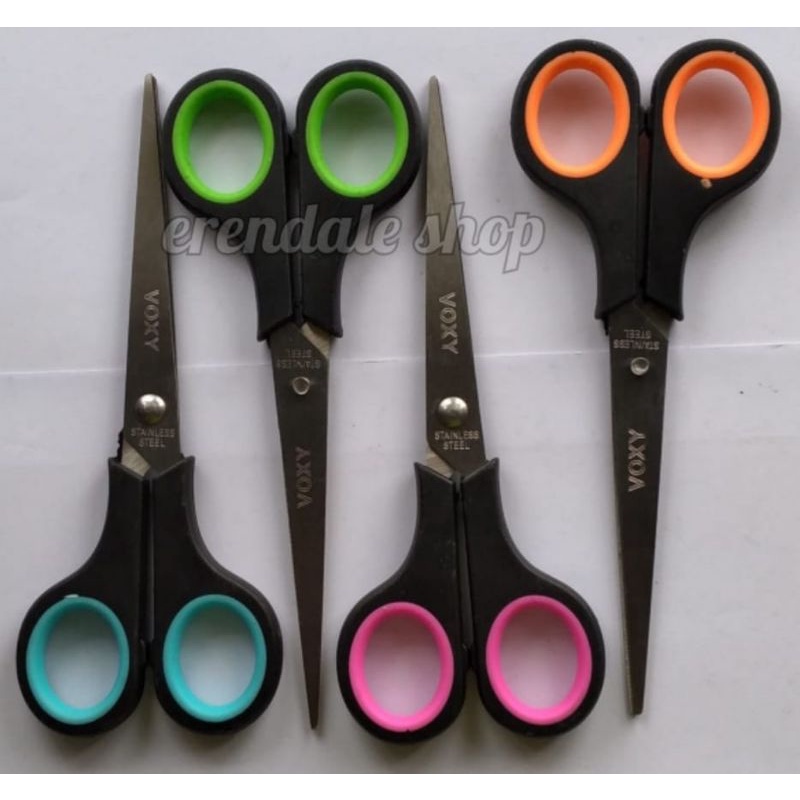 

Gunting Voxy sedang