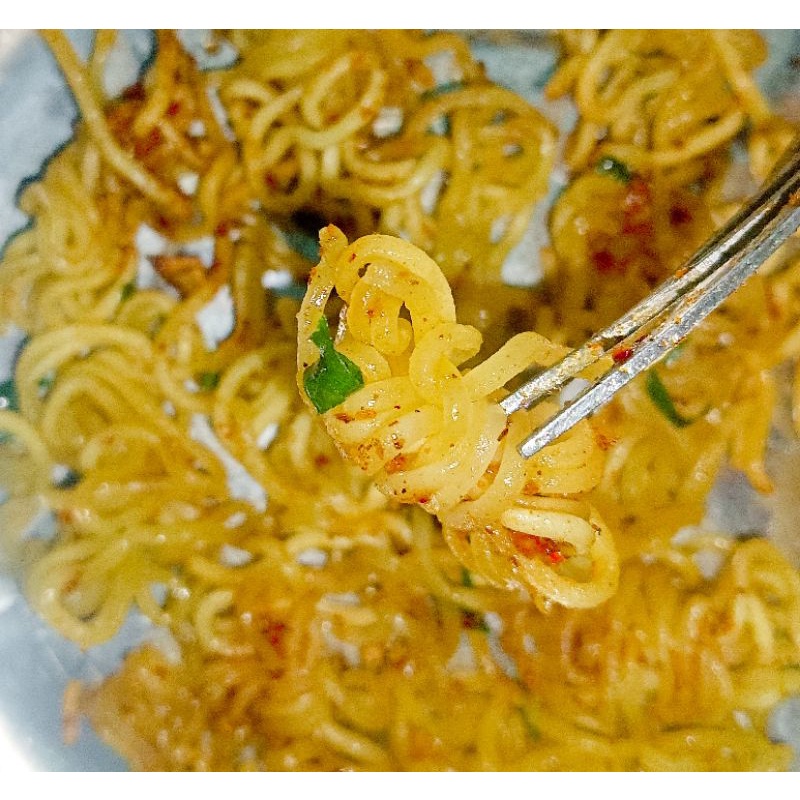 

MIE GULUNG MIE KREMES MIE PEDAS DAUN JERUK 100gram