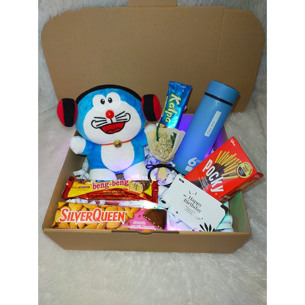 

Hampers Boneka Doraemon Headset / Gift Box Ulang Tahun / Hadiah Kado