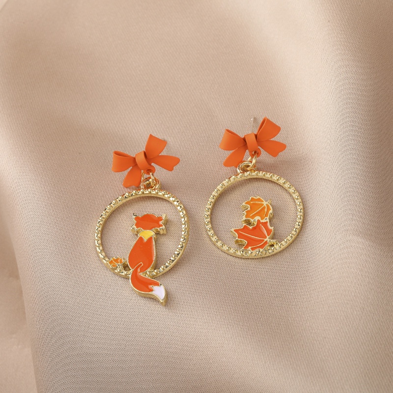 Korea Fashion Fairy Tale Cute Fox Maple Leaf Stud Earrings Untuk Wanita Indah Manis Asimetris Menjuntai Anting Perhiasan