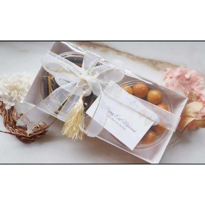 

PAKET KUE IDUL FITRI 2 TOPLES, KUE LEBARAN, HAMPERS LEBARAN TERBAIK TH5464TY