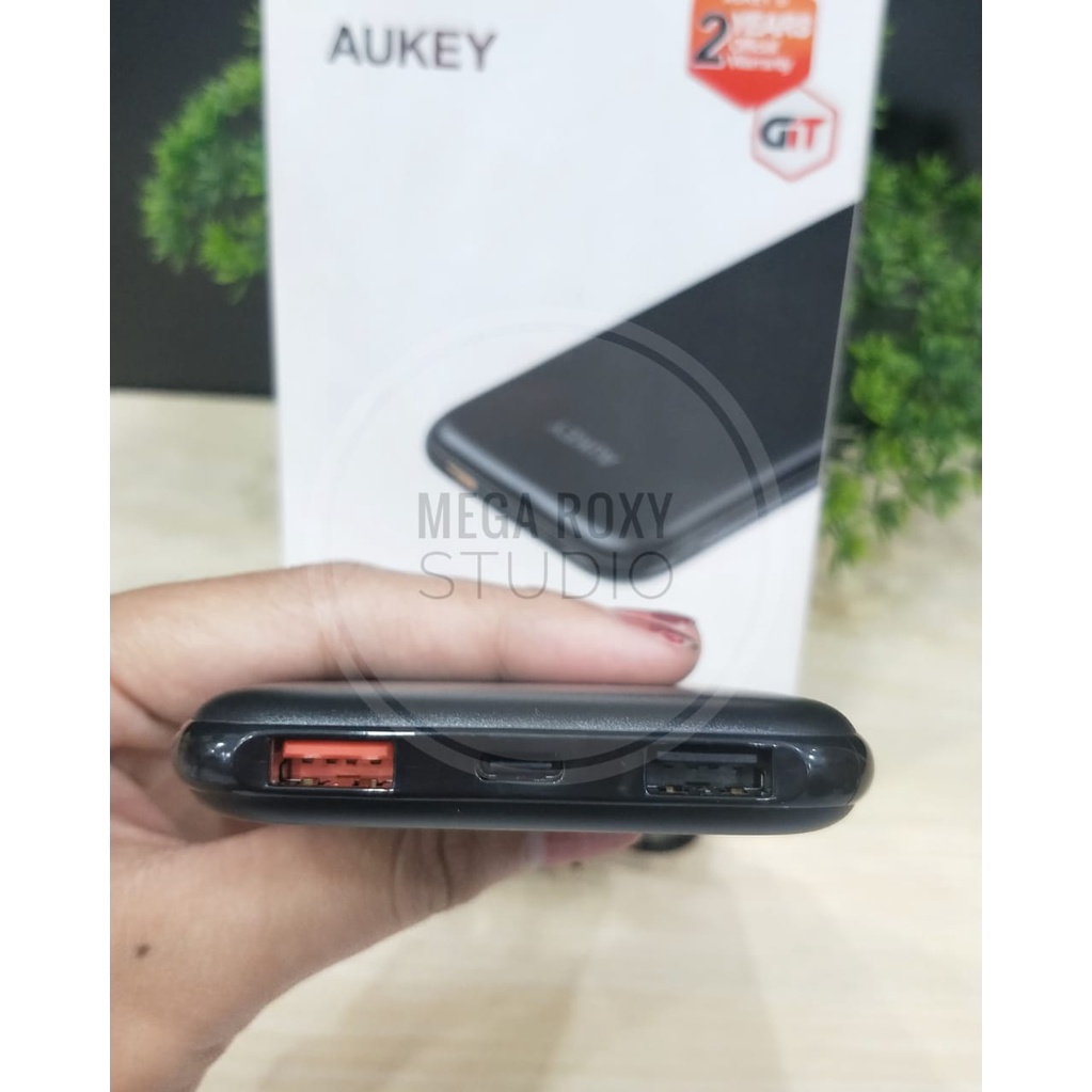 AUKEY PB-Y13 Powerbank Slim 10000mAh QC 3.0 Fast Charging - 500379 powerbank aukey