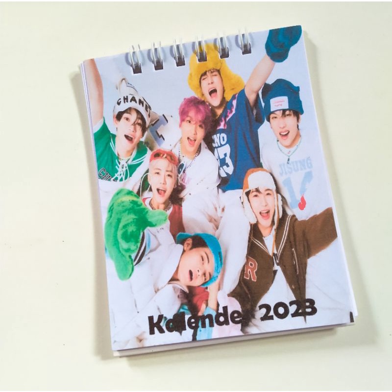 

Kalender meja duduk NCT DREAM BTS BLACKPINK