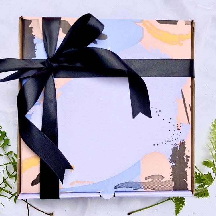

F39 BOX UKURAN 24X24X7 / KOTAK HAMPERS / BOX KADO / GIFT BOX / KOTAK KADO TERBAIK ㊨