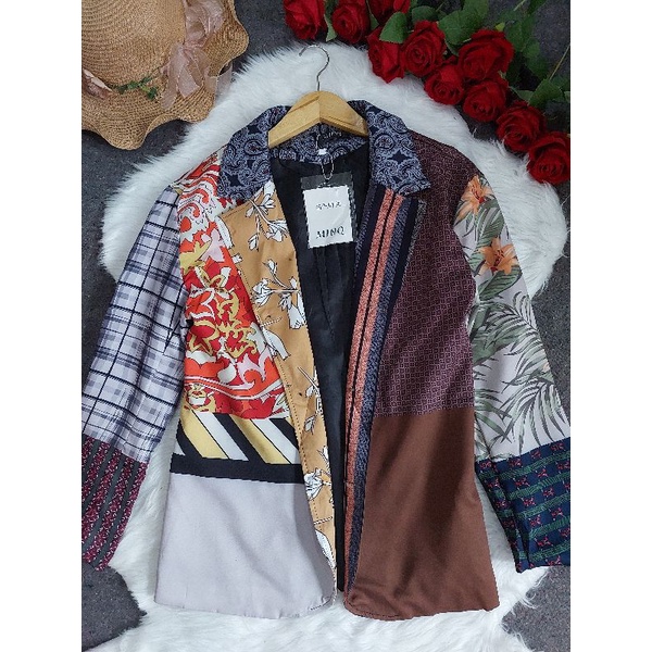 VN NAGITA MULTICOLOR BLAZER / BLAZER MOTIF ABSTRAK COMBI BATIK