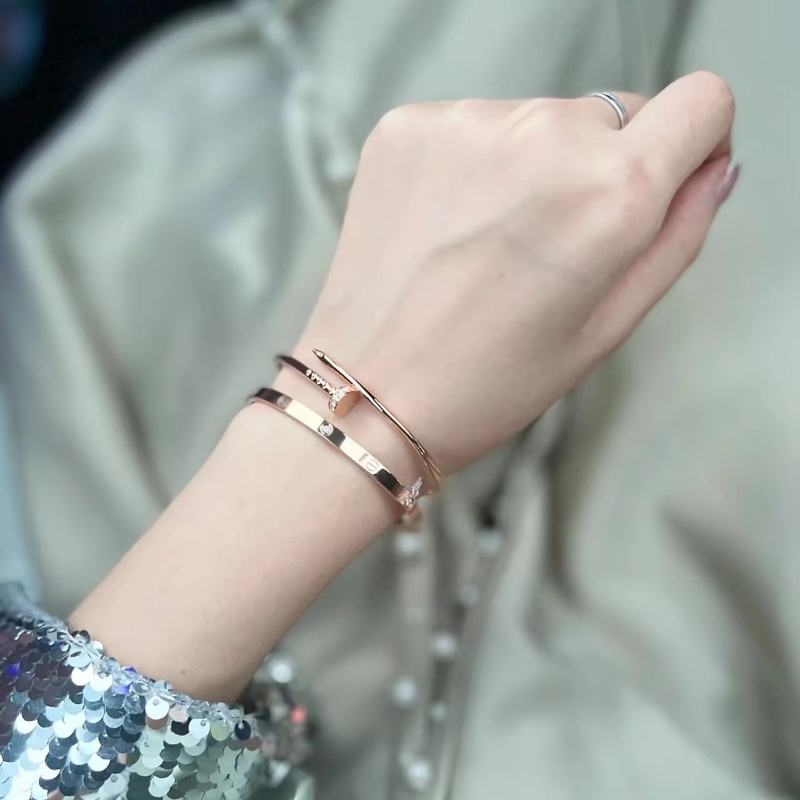 Trendy Anti Karat Rose Gold Dengan Obeng Perhiasan Pasangan Pria Wanita Bisa Memakai Kartu Rumah Generasi Keenam Gelang Baja Titanium Eropa Amerika Modis Populer Sepuluh