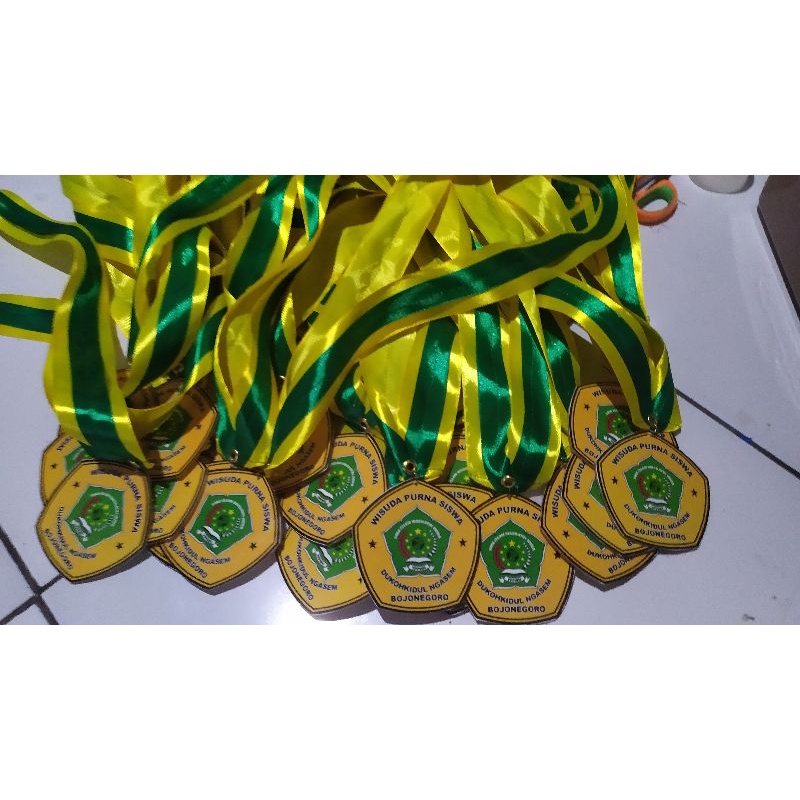 gordon mendali wisuda akrilik SD/MI SMP/MTs SMA SMK dan MA
