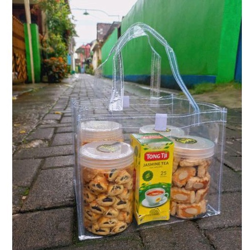 

Tas Parcel Toples Lebaran / Tas Bento P.25 L.20 T.20