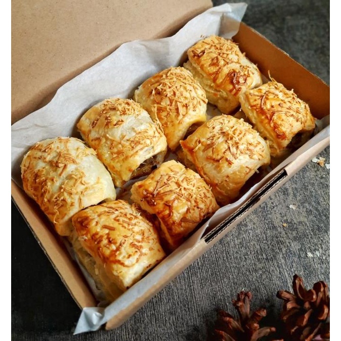 

Picnic Roll Mini / Beef Pastry / Picnicroll / Roti Daging Sapi Kecil TERLARIS