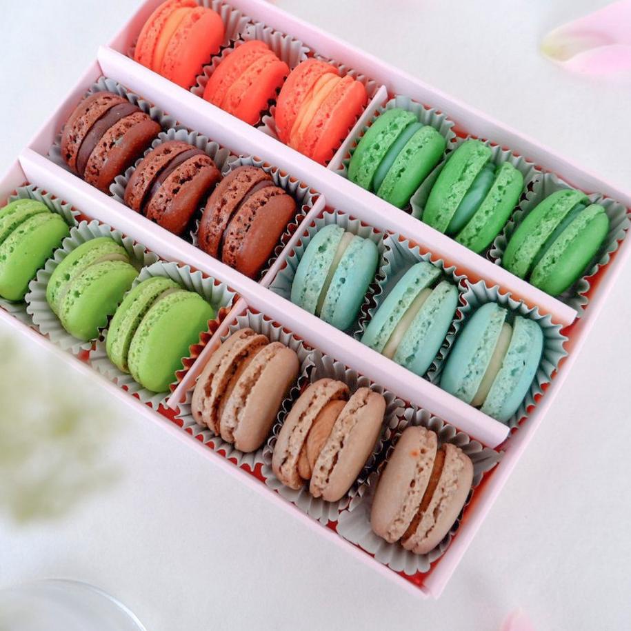 

☊ SPECIAL BABY MACARON 18 PCS ✦
