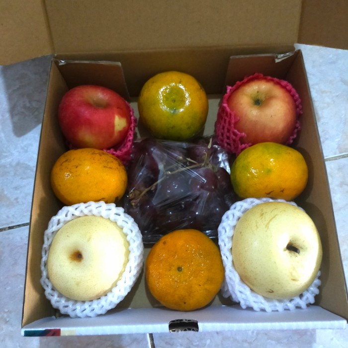 

(COD) IBAZA MIX fruitsBOX 203 - Paket HAMPERS BUAH Anggur+Apel+Pear+Jeruk