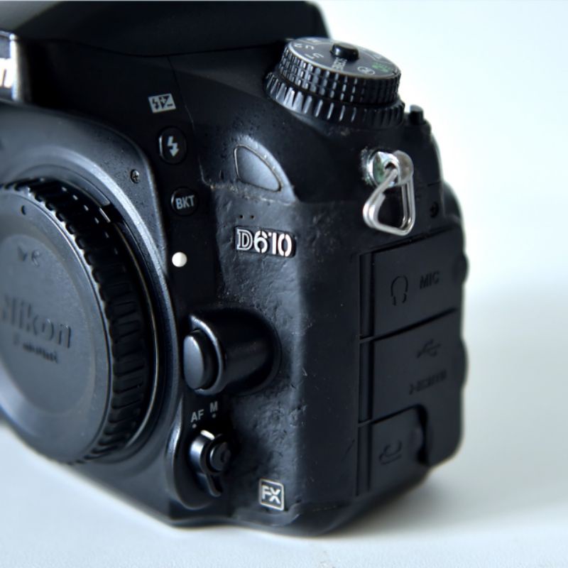 Nikon D610 second Body Only ( batre+charger )