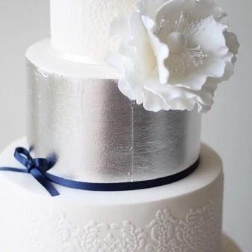 

➺ 10 LEMBAR EDIBLE SILVER LEAF 11x11 CM DAPAT DIMAKAN DEKORASI STEAK DEKORASI KUE ♥