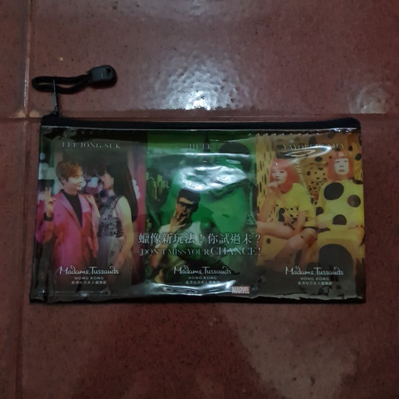 Dompet Wallet HP Tas Pouch Resleting Madame Tussauds Hong Kong ORI