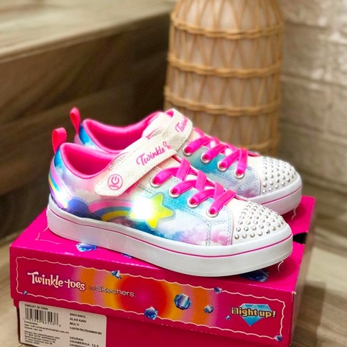 Berlampu Ready size 33 (DISKON 70-80%) DIJAMIN 100% ORIGINAL SPORT STATION BNIB Sepatu Skechers Kids