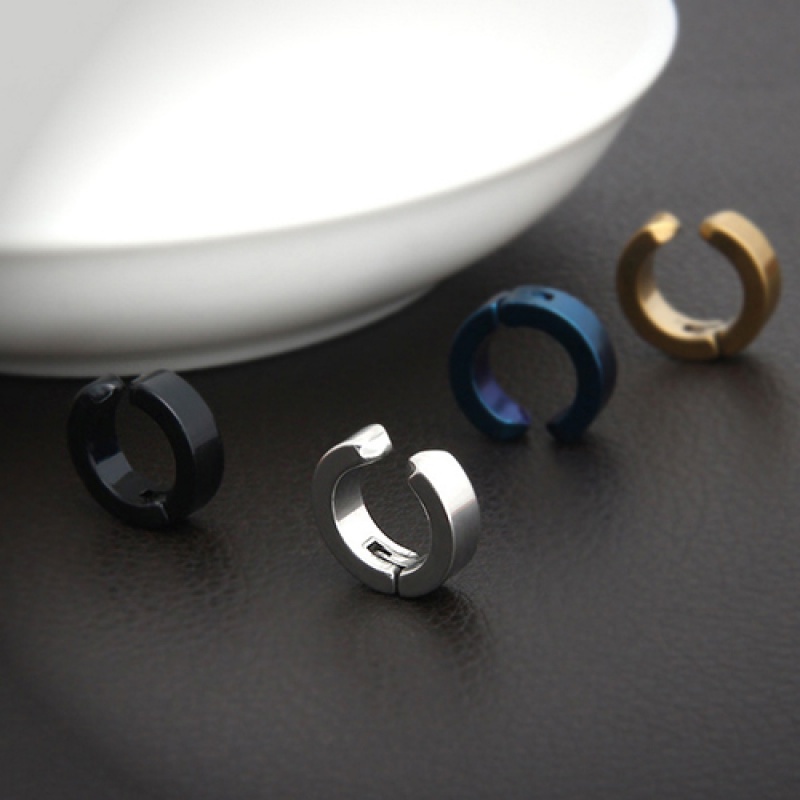 Anting Magnetik Warna Hitam Gaya Metrosexual