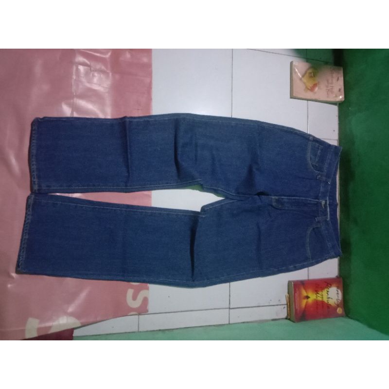 celana jeans preloved reguler straight ucw UK 33