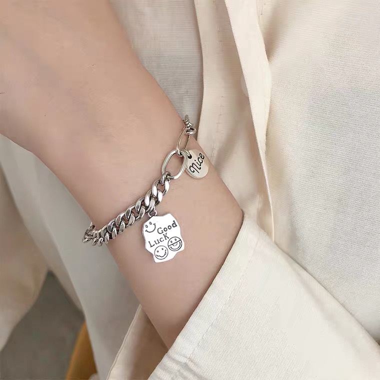 Gelang Tangan Rantai Titanium Steel Anti Air / Karat / Alergi Motif Emoji Senyum Untuk Wanita