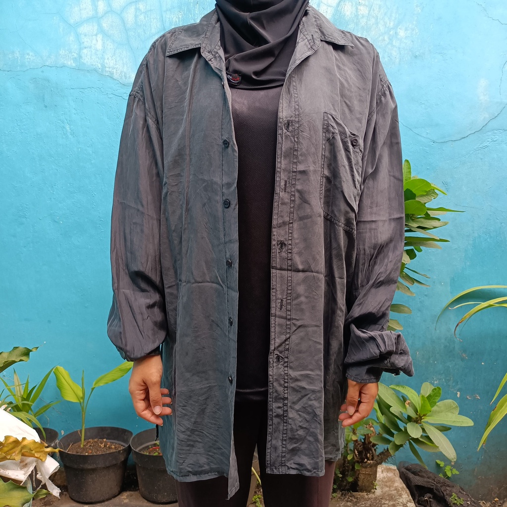 Kemeja Satin Oversized