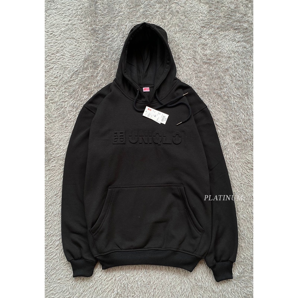 HOODIE JAKET SWEATER UNIQLO EMBOSS - SABLON TIMBUL HITAM PREMIUM QUALITY