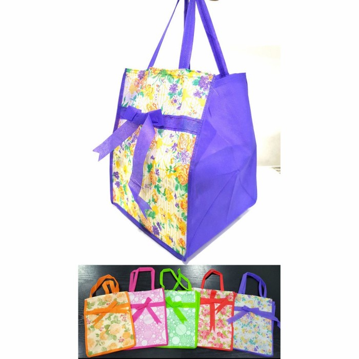 

Tas Kain Pita / Goodie Bag / Spunbond Uk. 16x16 18x18 20x20 22x22 cm - 18x18 cm