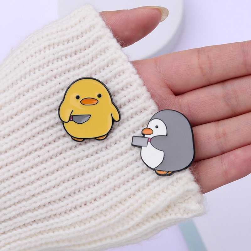 Kartun Pinguin Enamel Pin Lencana Ayam Pisau Hewan Lucu Bros Lencana Perhiasan Wanita Kerah Pin Ransel Hadiah Grosir