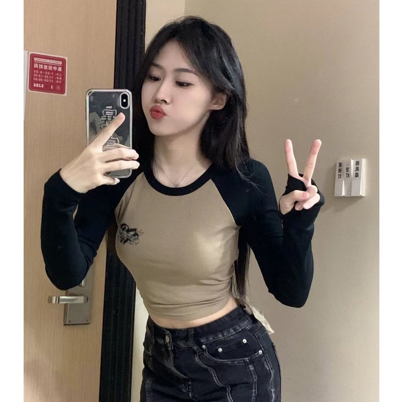 Red Retro Manis dan Pedas Bahu Depan T-shirt Wanita Musim Gugur dan Musim Dingin Baru Keinginan Murni Halter Tali Lengan Raglan Pendek unik Chic Atasan