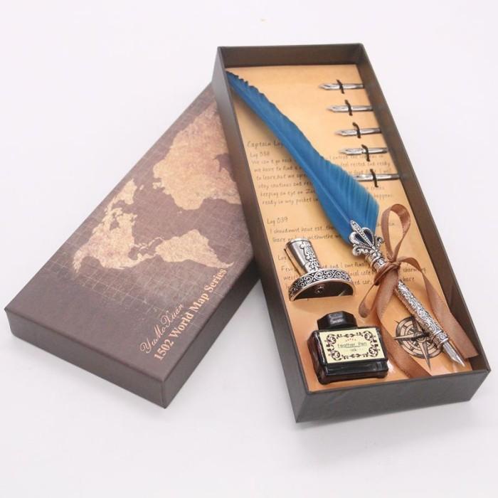 

Pena Bulu Harry Potter Vintage Box Set