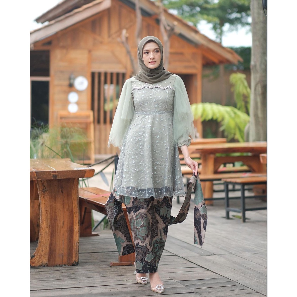 Batik Couple Kebaya Wisuda Modern Kebaya Tunangan Lamaran Baju Couple Kondangan Batik Brukat Terbaru