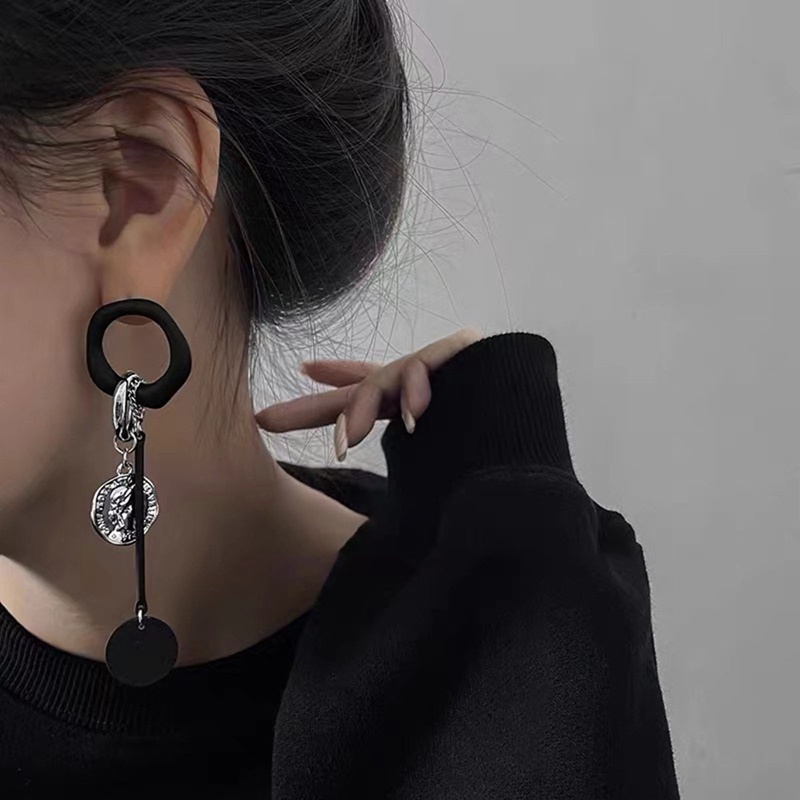 Anting Liontin Potret Panjang Hitam Eropa Dan Amerika Serikat Temperamen Kepribadian Fashion Anting Rumbai Wanita Perhiasan Hadiah