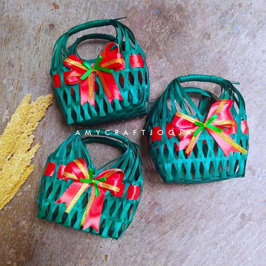 

Terlaris Tas Snack Warna Pita/Tas Anyaman Bambu/Tas Keranjang Bambu/Tas Hampers Ulangtahun/Tas Bambu/Tas Snack Hias Pita GROSIR